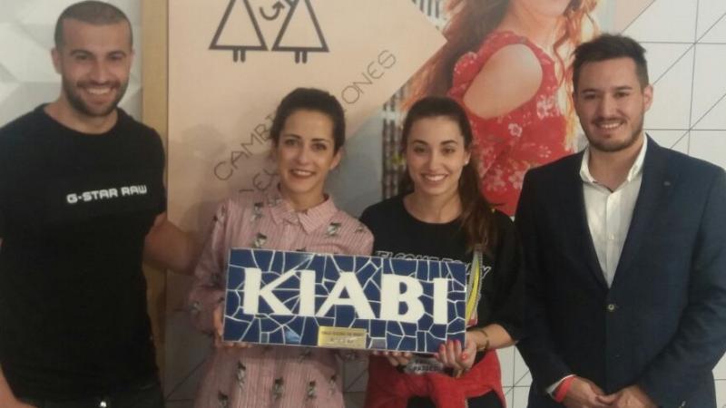 La tienda de Kiabi en Elche dona más de 1.500 prendas de ropa a jóvenes a través de la Red Nodus